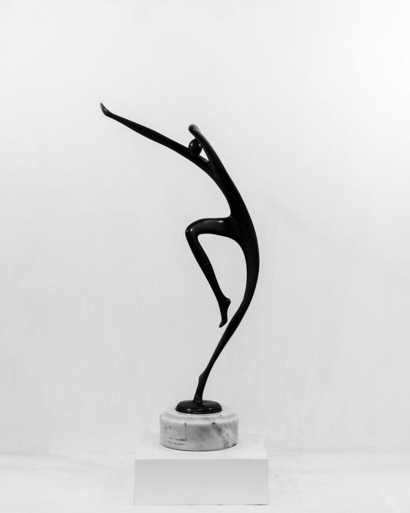 Bailarina, bronce de 2023
